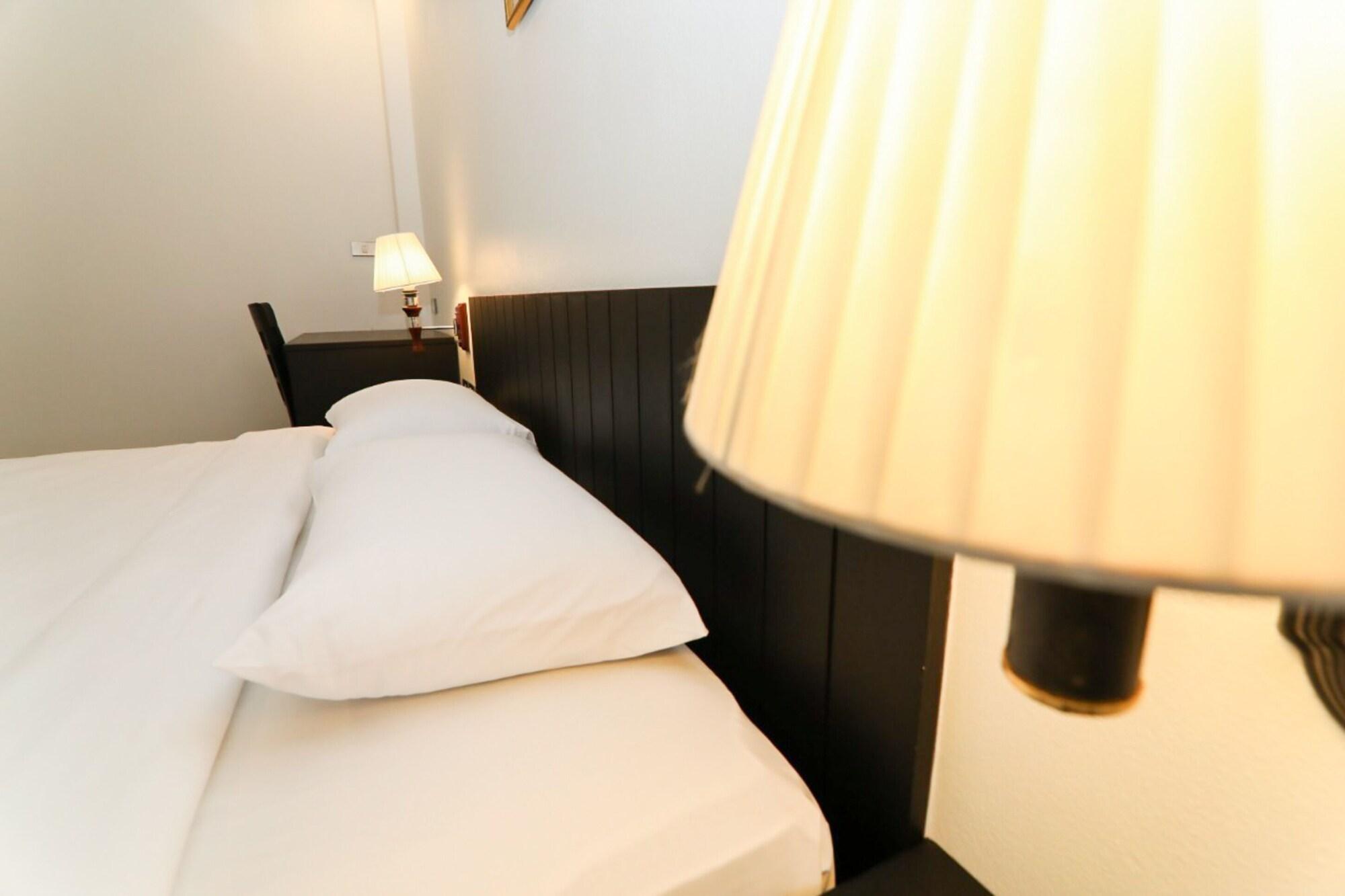 G House Hotel HHQ Buitenkant foto